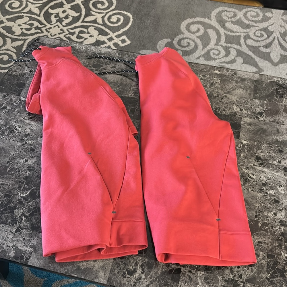 Old Navy Active Dynamic Fleece in Rich Red